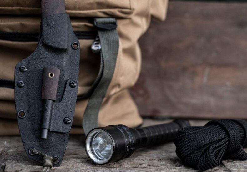 latarki survivalowe wybór kluczowe cechy i zalety dobrego oświetlenia