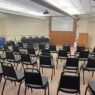 sala konferencyjna na godziny Koszalin z dużym stołem i wygodnymi krzesłami